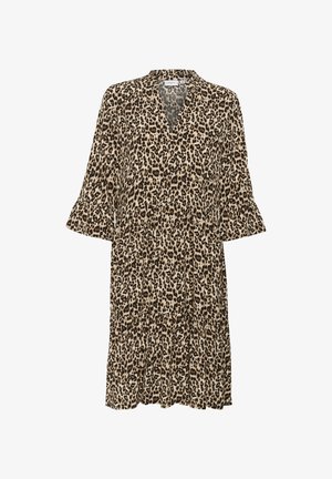 Leopardprint jurk van lichte stof, met een V-hals, uitlopende mouwen en een gelaagd rokdesign. Beige en bruine kleurenschema.