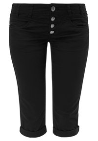 Jeans negros cortos con un diseño ajustado, cierre de cinco botones, dos bolsillos frontales y dobladillos enrollados. Hechos de tela de mezclilla.