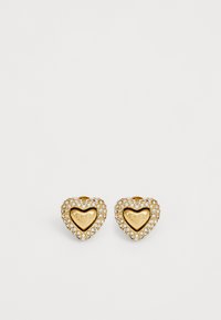 Guld hjärtformade örhängen med en glänsande inre yta, omgivna av klara rhinestones, med en ingraverad logotyp i mitten.