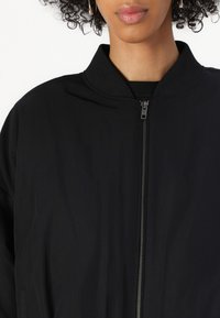 DRYKORN BRADDAN - Bomberjacka - black