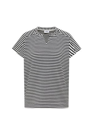 Chemise en tricot à manches courtes, rayée de noir et blanc en zigzag, avec un décolleté en encoche et un col rond.