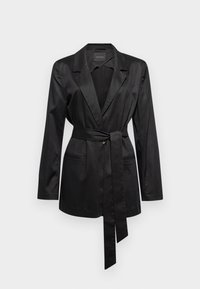 Schwarze Satin-Blazer mit langen Ärmeln, Reverskragen, Wickeldesign, Bindegürtel und zwei Fronttaschen. Glatte Textur und strukturierte Form.