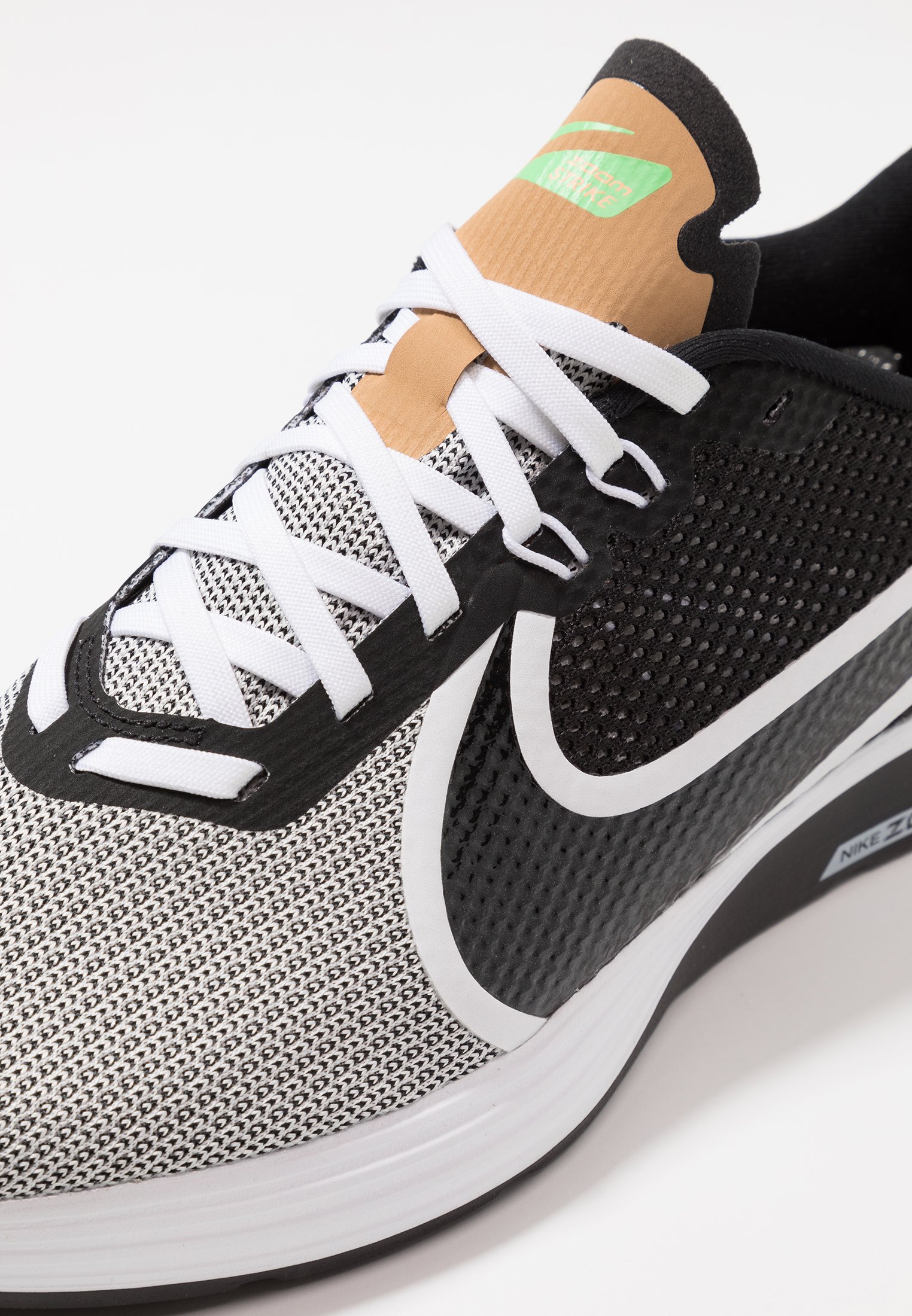 nike performance zoom strike 2