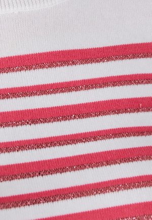 Tejido de punto a rayas en blanco con líneas alternas de un intenso rosa y un brillante oro rosa, que presenta una textura suave y patrones espaciados de manera uniforme.
