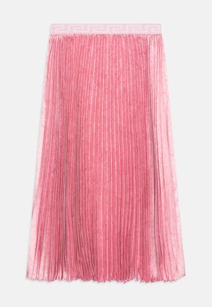 Plisētā midi svārku gaisīgi rozā audumā ar rakstainu jostas daļu. Iezīmējas ar vertikālām krokām un maigu, teksturētu virsmu.