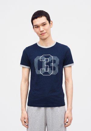 adidas Originals, ORIGINALS TREFOIL RINGER TEE UNISEX - Μπλουζάκι με στάμπα - night indigo