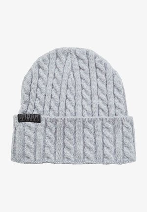 Grau gestrickte Beanie mit einem Kabelmuster, ausgestattet mit einem umgeschlagenen Schal und einem schwarzen Urban Classics-Label auf der Vorderseite.