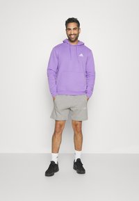 adidas Sportswear Sporta šorti - medium grey heather