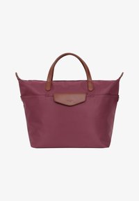 Unselected, cassis