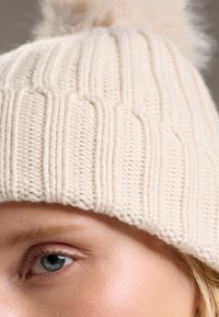 OYSHO POMPOM KNIT - Pălărie - white