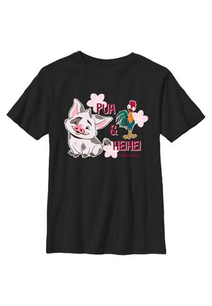 Sort T-shirt med tegneserie af en smilende gris og en farverig hane omgivet af lyserøde blomster og tekst "PUA & HEIHEI Moana 2".