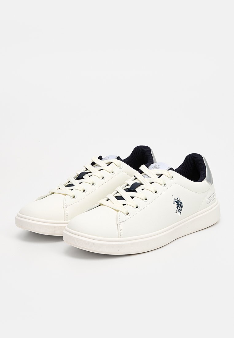 Baskets en cuir blanc avec des accents bleu marine, design à lacets, bout arrondi et détail de logo sur le côté. Texture lisse et semelle en caoutchouc.