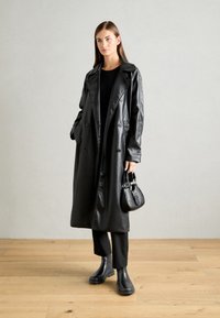 Camper BRUTUS - Nilkkurit - black