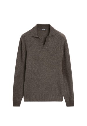 Stickad tröja i mörkbrun, med en strukturerad yta, djup V-ringning och långa ärmar. Ribbad fåll och nederkant.