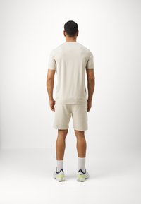 BOSS HECON ACTIVE - Sportiniai šortai - open beige
