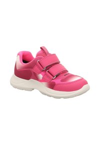 Rosa Sportschuh mit einem Obermaterial aus Mesh und Synthetik, ausgestattet mit drei Klettverschlussriemen und einer strukturierten weißen Sohle; Farbverlauf-Design.
