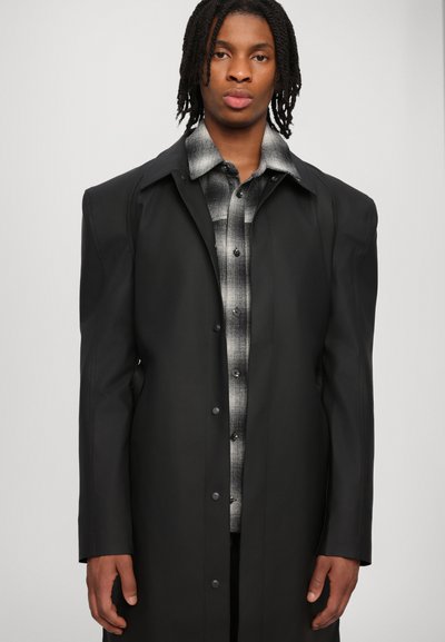 Han Kjøbenhavn LONG COAT - Šineļveida mētelis - anthracite black