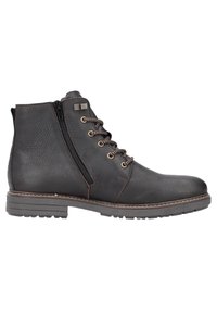 Botas de piel marrón hasta el tobillo con un acabado texturizado, cordones en la parte delantera, cremallera lateral y una suela robusta; diseñadas para la durabilidad y la comodidad.
