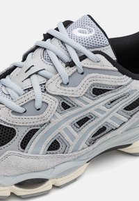 ASICS SportStyle GEL NYC UNISEX - Sapatilhas - black/piedmont grey