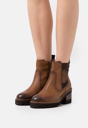 TAI - Botines con plataforma - cognac