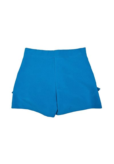 Pantaloni corti blu brillante con una texture liscia, vita strutturata e orli inclinati. Non presenta hardware visibile né tasche.