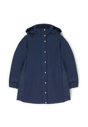 Parka imbottito blu navy con cappuccio, chiusura con bottoni a pressione e tasche laterali. Presenta un materiale liscio e una texture trapuntata sulle maniche.
