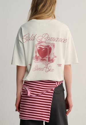 PULL&BEAR SHORT SLEEVE - Tricou cu imprimeu - white