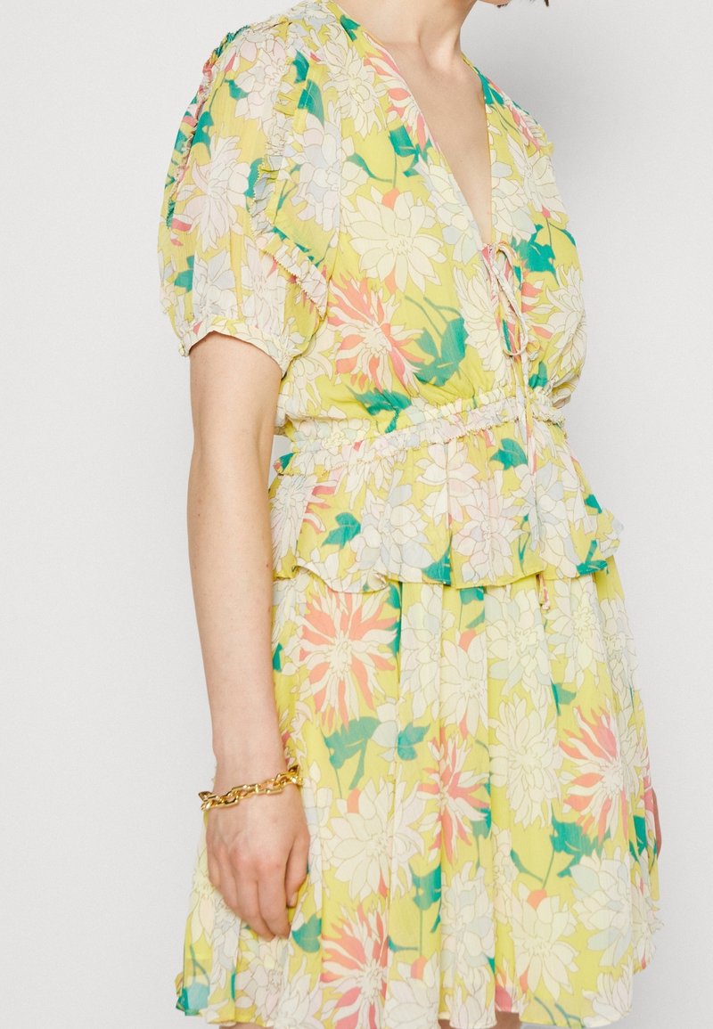 vila green dress Vila Green Satin Mini Dress – OWNI main image 0