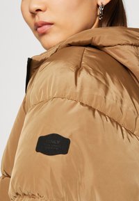 ONLY ONLNEWAMANDA LONG PUFFER COAT - Wintermantel - otter
