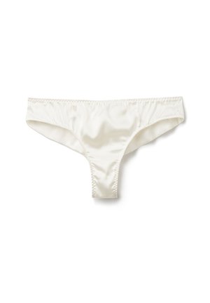 Witte satijnen string met een gladde textuur, lage pasvorm en gerimpelde zijkanten. Kenmerkt zich door een minimalistisch ontwerp en naadloze randen.