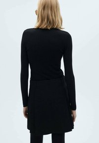 Mango Gonna a pieghe - black