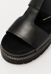 Clarks ORIANNA SKY - Platforminiai sandalai - black