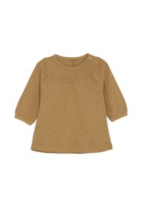 Bruine lange mouwen baby top met subtiel hartpatroon, ronde gathered yoke en drukknoop op de schouder.