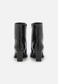 Pieces Botines - black