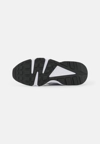 Nike Sportswear AIR HUARACHE - Sapatilhas - white/volt/bright crimson/black/light marine