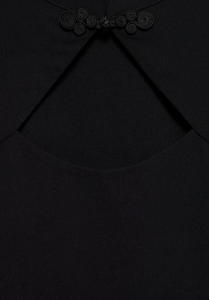 PULL&BEAR, SHORT SLEEVE WITH STAND COLLAR AND SLIT - DRESS - Robe t-shirt - black