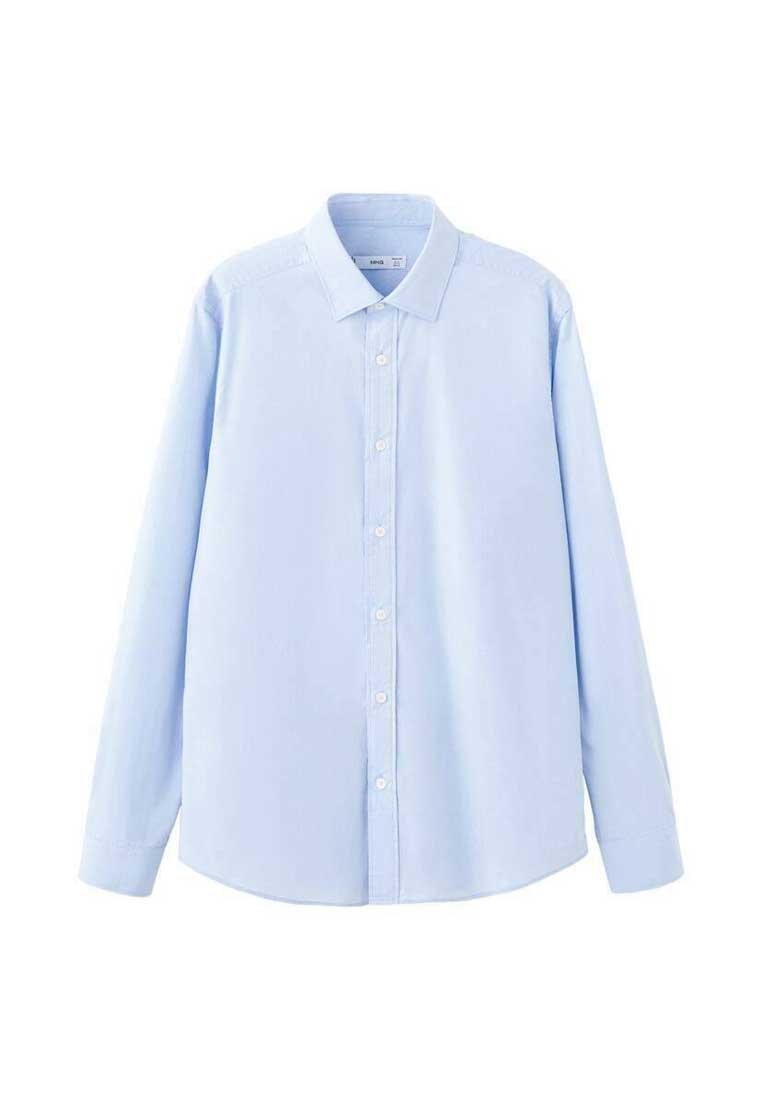 Camicia azzurro chiaro a maniche lunghe con bottoni, colletto appuntito, orlo dritto e chiusura frontale con bottoni, realizzata in un tessuto liscio.