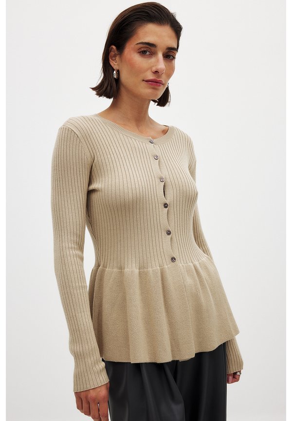 PEPLUM  - Strickjacke - beige