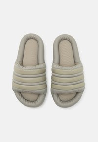 adidas Originals ADILETTE 24 - Iešļūcenes - silver pebble