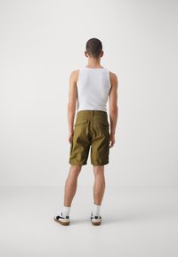 G-STAR ROVIC ZIP - Rövidnadrágok - tobacco