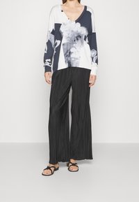 Desigual Sweter
