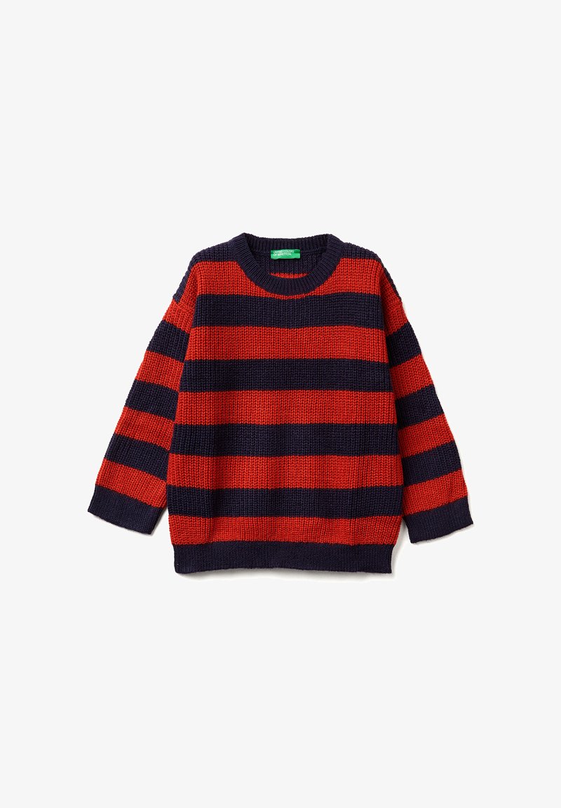 Červeno-námořnický pruhovaný pletený svetr s kulatým výstřihem a volným střihem. Má dlouhé rukávy a texturovanou, ribovanou tkaninu.