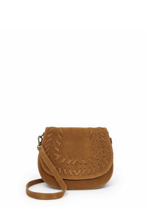 Sac bandoulière en daim marron avec rabat présentant des motifs décoratifs découpés et une sangle d'épaule réglable.