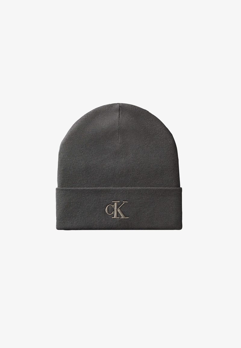 Bonnet en maille gris foncé avec bord plié et petit logo brodé "cK" au centre devant.