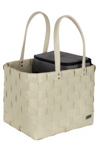 Gewebte cremefarbene Tragetasche mit zwei Griffen, ausgestattet mit einem schwarzen isolierten Einsatz im Inneren, der mit silbernem Zubehör gesichert ist.