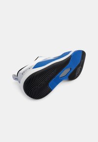 Bata Trainers - argento