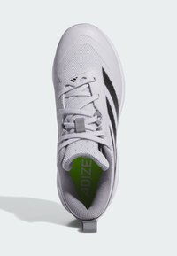 Zapatillas deportivas blancas con parte superior de malla, rayas negras, punta redonda y plantilla verde etiquetada "ADIZERO". Presenta un cierre con cordones.