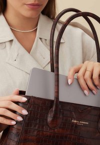 Isabel Bernard Handtasche - braun