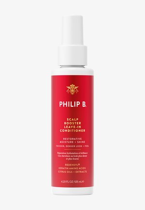 Vaporisateur de revitalisant sans rinçage PHILIP B Scalp Booster, rouge et blanc, 125 ml, pour des cheveux hydratés, brillants, plus épais et plus denses.