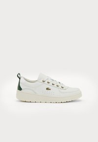 Fehér bőr sneaker zöld részletekkel, arany kiegészítőkkel, perforált díszítéssel és texturált talppal. Fűzős kivitel fehér bélésse.